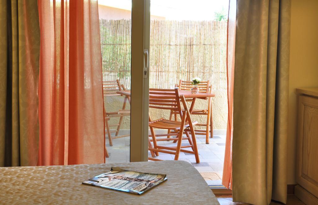 Affittacamere B&B La Villa Dei Graniti Villasimius Δωμάτιο φωτογραφία
