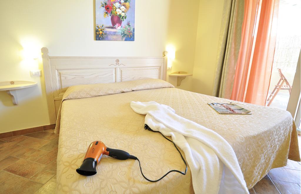 Affittacamere B&B La Villa Dei Graniti Villasimius Δωμάτιο φωτογραφία